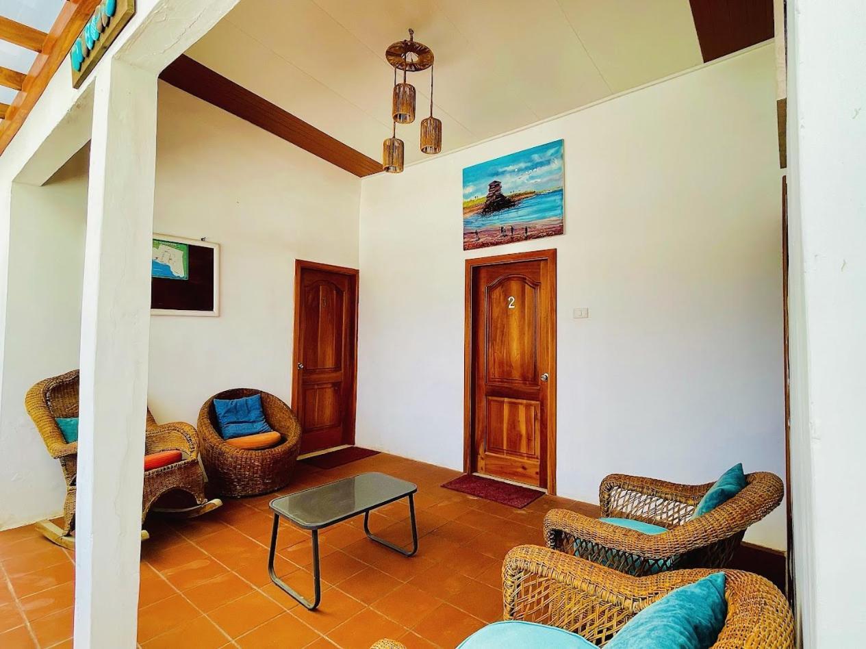 Hotel Coral Blanco With High Speed Internet Starlink And Galapagos Tour Operator Puerto Villamil Exterior photo